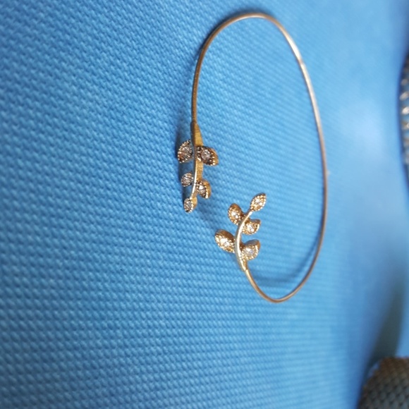 Women's Leaf Jeweled Bangle Bracelet - Picture 2 of 2